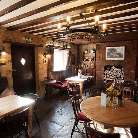 The Bluebell Hotel Helpston Buitenkant foto