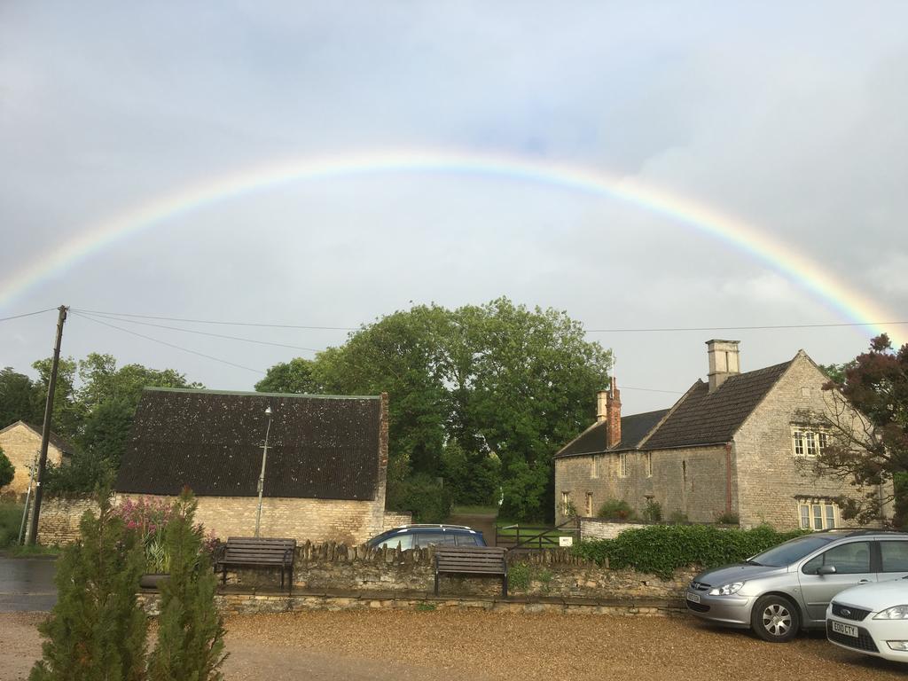 The Bluebell Hotel Helpston Buitenkant foto