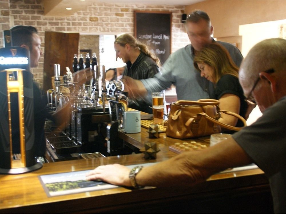 The Bluebell Hotel Helpston Buitenkant foto